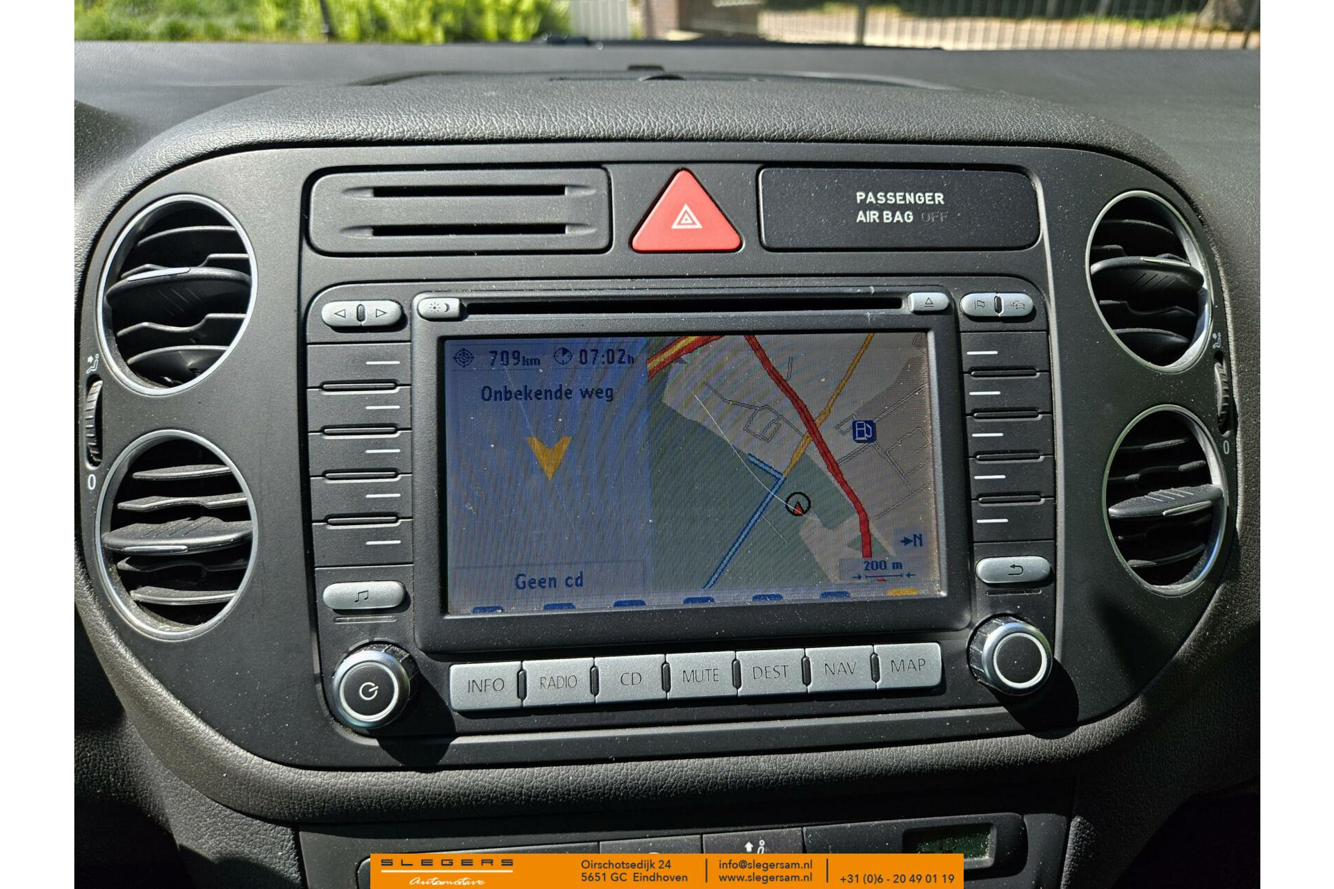 44911146-11.jpg