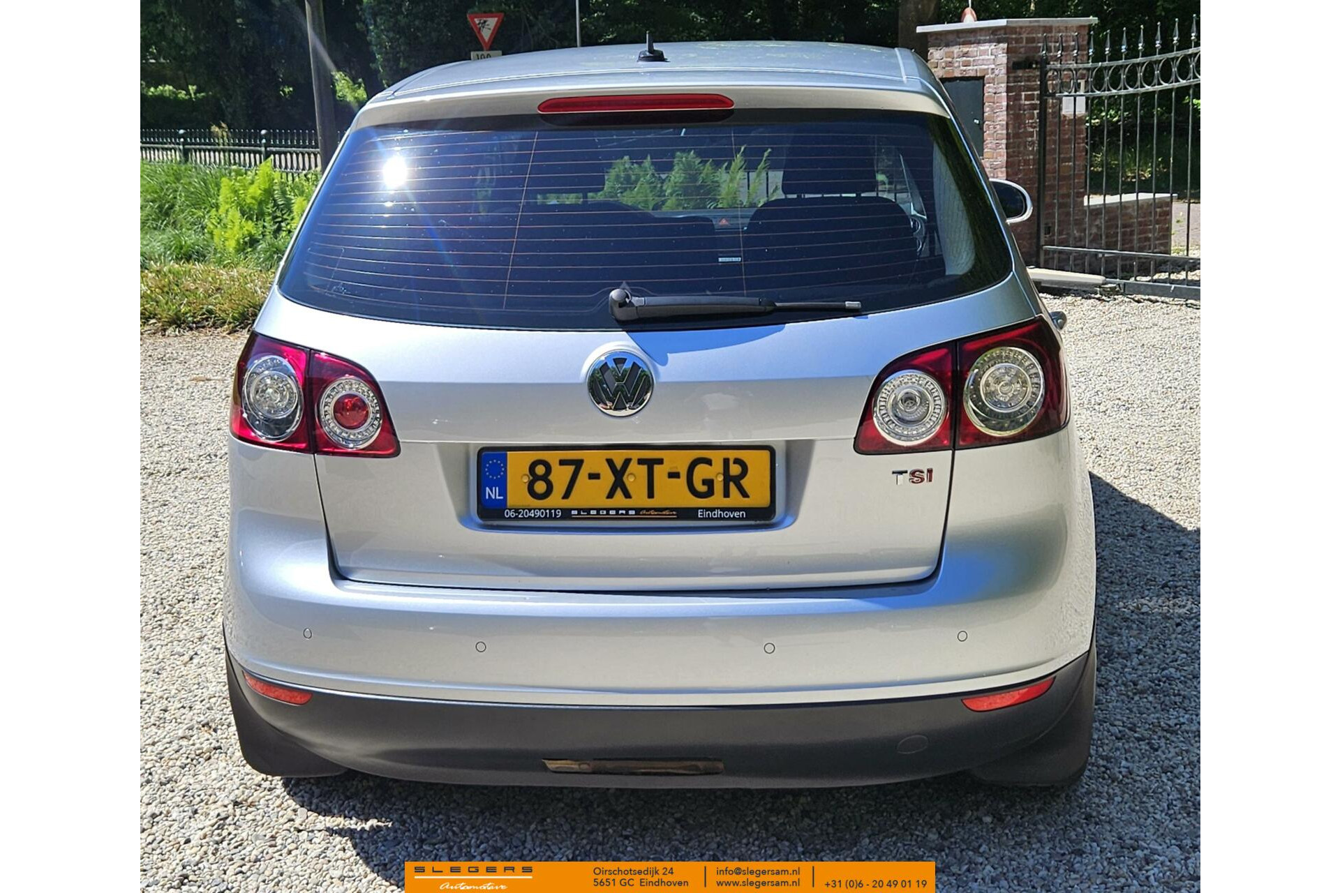 44911146-7.jpg