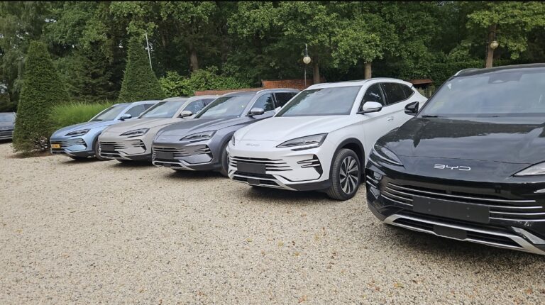 BYD occasions op het terrein van Slegers Automotive in Eindhoven