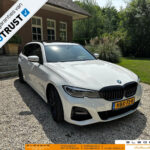 Foto 3 van BMW 3 Serie Touring 330e High Executive, M-Sport, BMW Laser