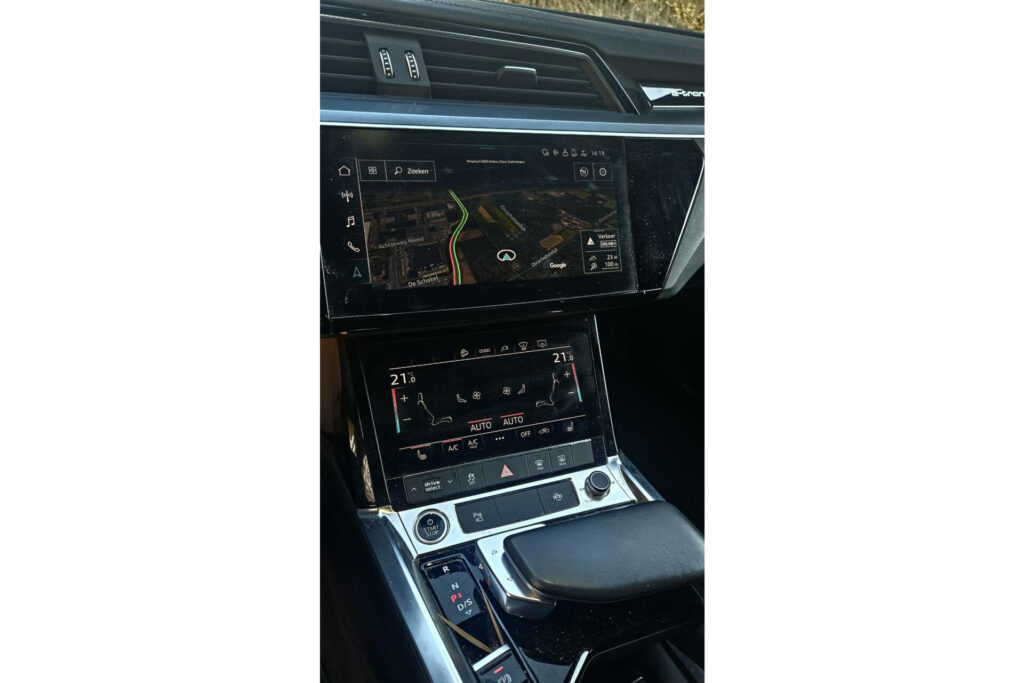 Audi e-tron Sportback 55 quattro Business edition 95 kWh Met zomer 21 inch en Wintervelgen 19 inch