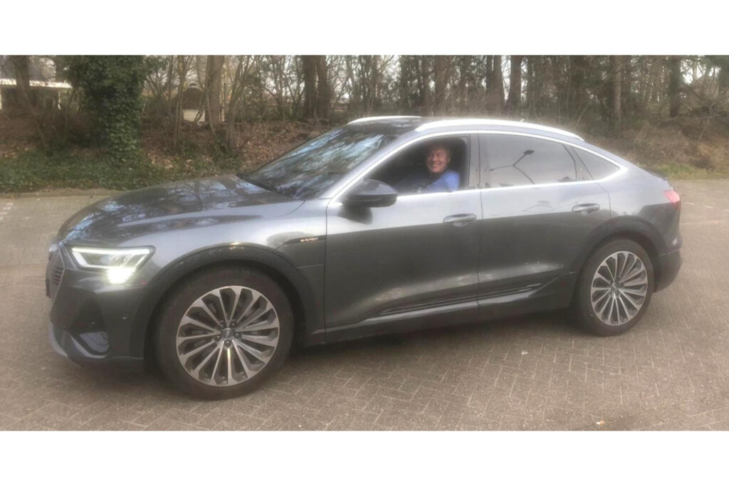 Audi e-tron Sportback 55 quattro Business edition 95 kWh Met zomer 21 inch en Wintervelgen 19 inch