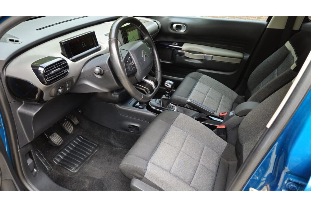 Citroën C4 Cactus 1.2 PureTech Business Trekhaak Navigatie