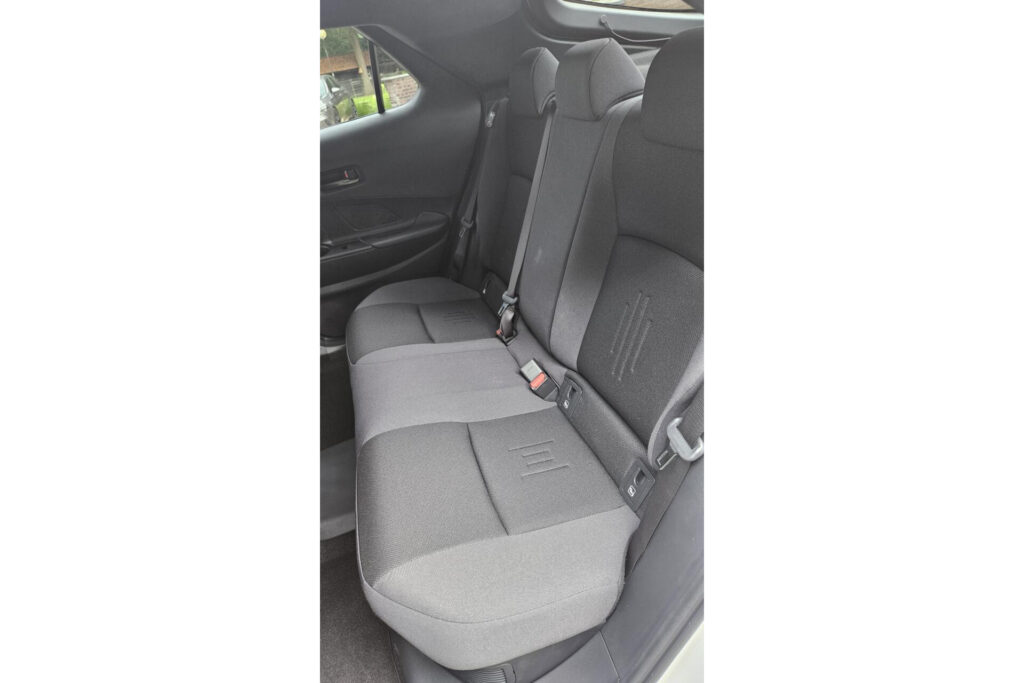 Toyota C-HR 2.0 Plug-in Hybrid Teamplayer + Technekpakket bi tone