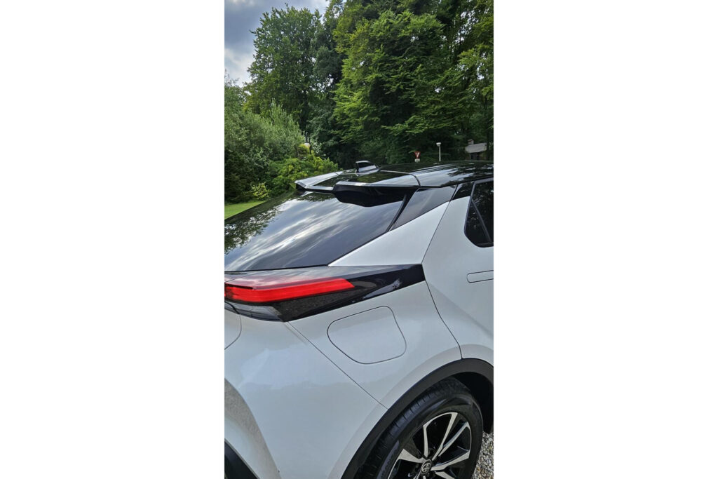 Toyota C-HR 2.0 Plug-in Hybrid Teamplayer + Technekpakket bi tone