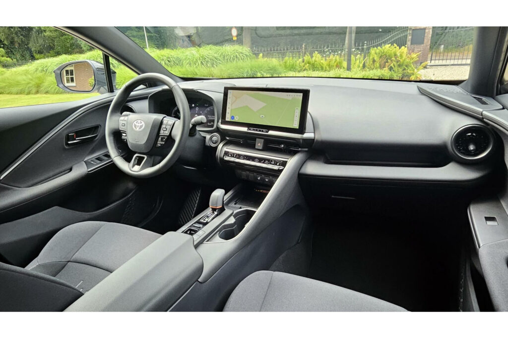 Toyota C-HR 2.0 Plug-in Hybrid Teamplayer + Technekpakket bi tone