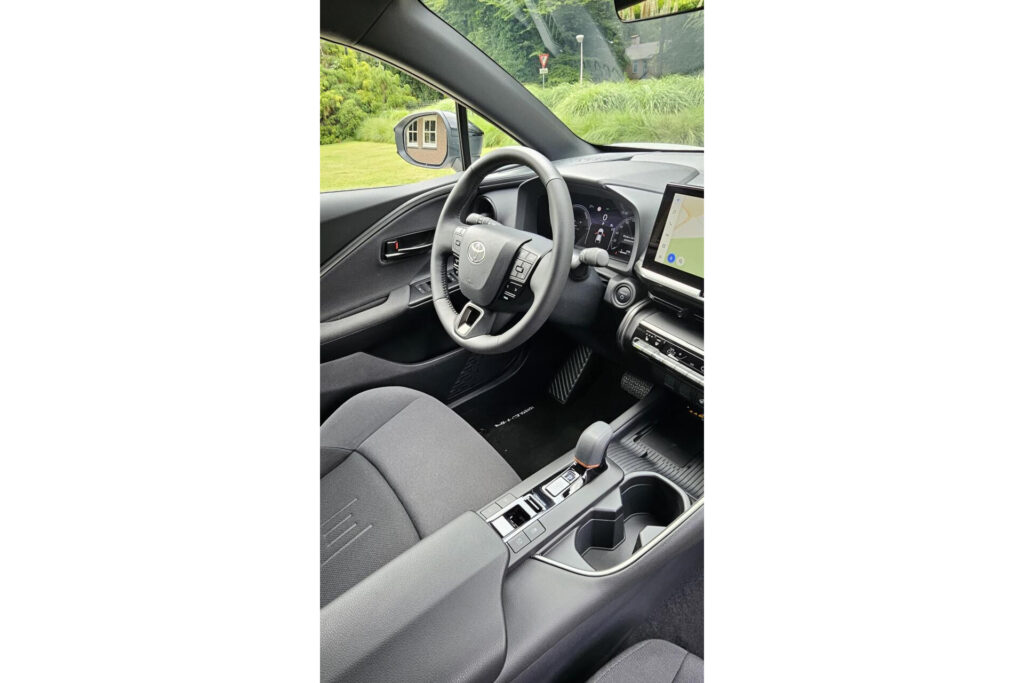 Toyota C-HR 2.0 Plug-in Hybrid Teamplayer + Technekpakket bi tone