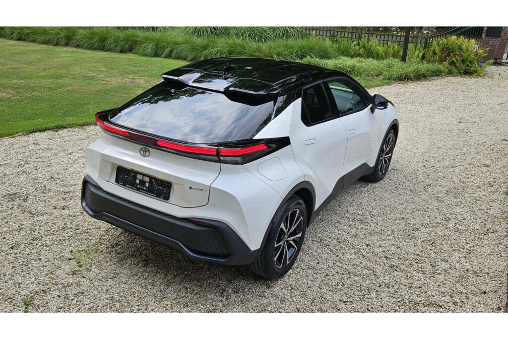 Toyota C-HR 2.0 Plug-in Hybrid Teamplayer + Technekpakket bi tone