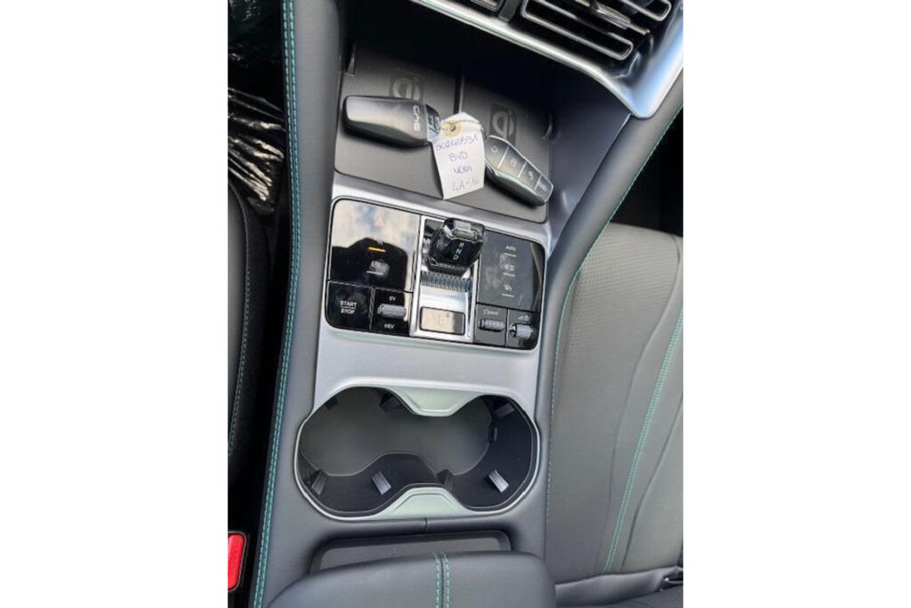 BYD SEAL U 1.5 DM-i FWD Boost Plug-in Hybrid Luxe uitvoering diverse kleuren op voorraad direct leverbaar