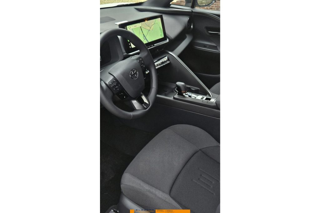 Toyota C-HR 2.0 Plug-in Hybrid Teamplayer + Technekpakket Nieuw