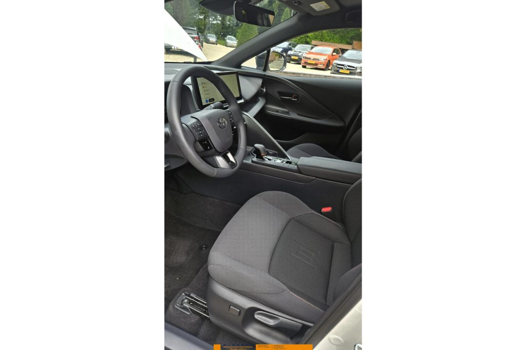 Toyota C-HR 2.0 Plug-in Hybrid Teamplayer + Technekpakket Nieuw