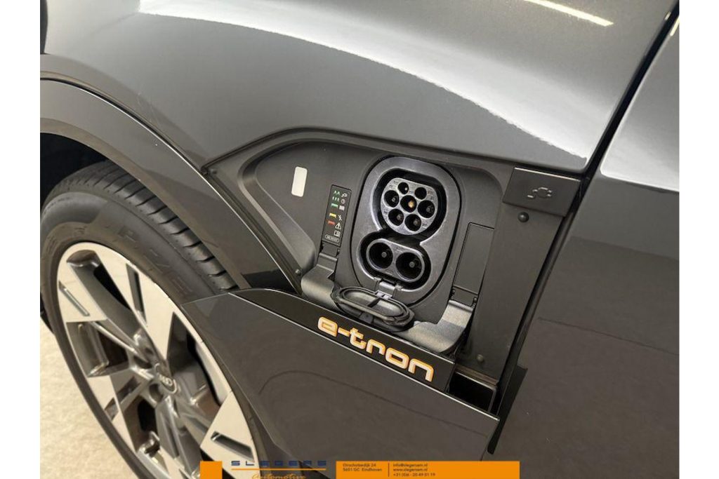 Audi e-tron Sportback 55 quattro Business edition 95 kWh Met zomer 21 inch en Wintervelgen 19 inch