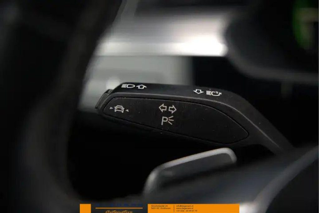 Audi e-tron Sportback 55 quattro Business edition 95 kWh Met zomer 21 inch en Wintervelgen 19 inch