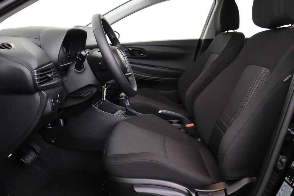 Hyundai Bayon 1.0 T-GDI Premium Twist ook leverbaar in wit en blauw