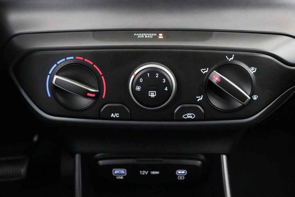 Hyundai Bayon 1.0 T-GDI Premium Twist ook leverbaar in wit en blauw