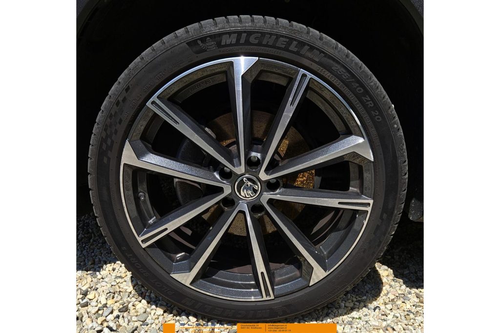 Škoda Kodiaq 1.5 TSI Sportline Business 7p. Navigatie Leer