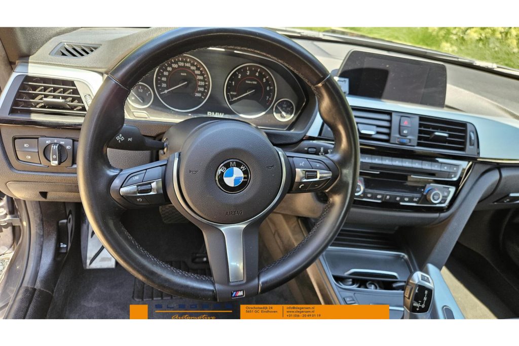 BMW 3 Serie 318i Centennial High Executive M Sport black line