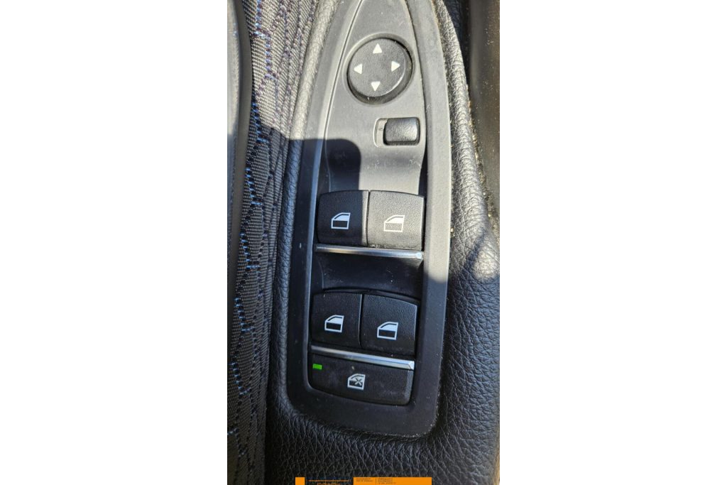BMW 3 Serie 318i Centennial High Executive M Sport black line