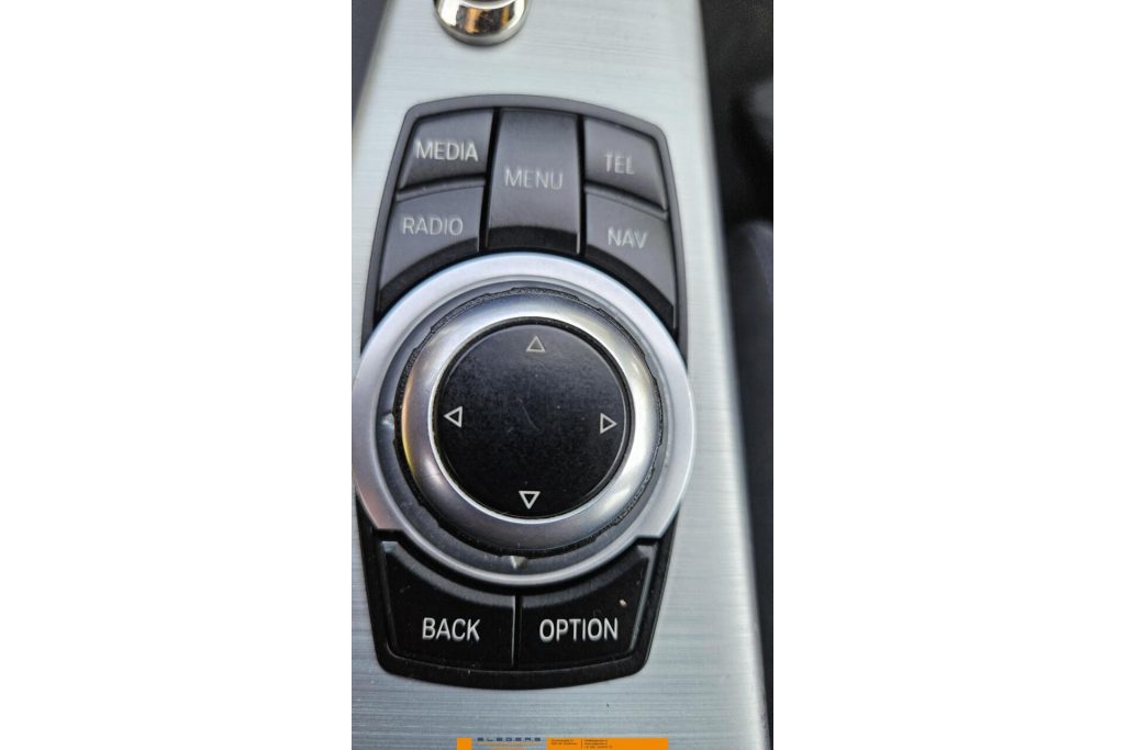 BMW 3 Serie 318i Centennial High Executive M Sport black line
