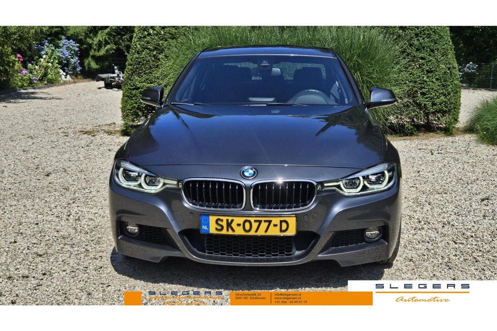 BMW 3 Serie 318i Centennial High Executive M Sport black line
