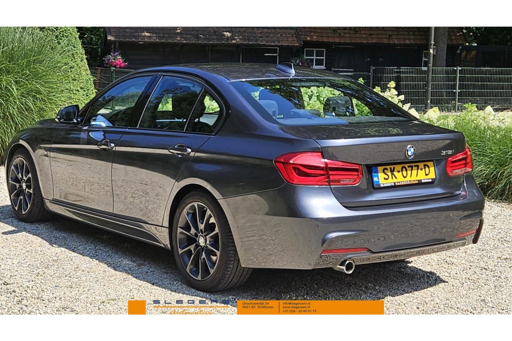 BMW 3 Serie 318i Centennial High Executive M Sport black line