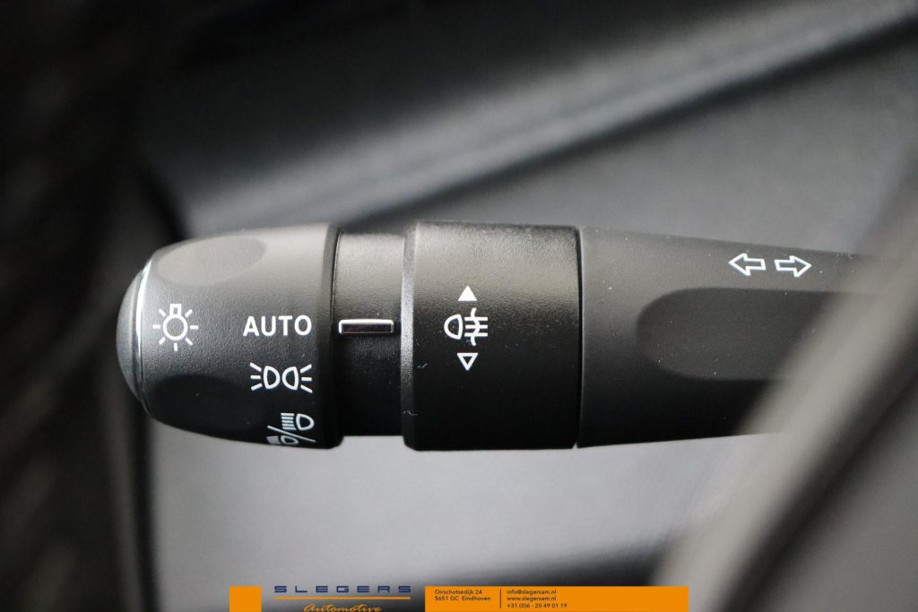 Peugeot 308 1.6 Plug-in Hybrid 195 Allure met 10000 euro voordeel