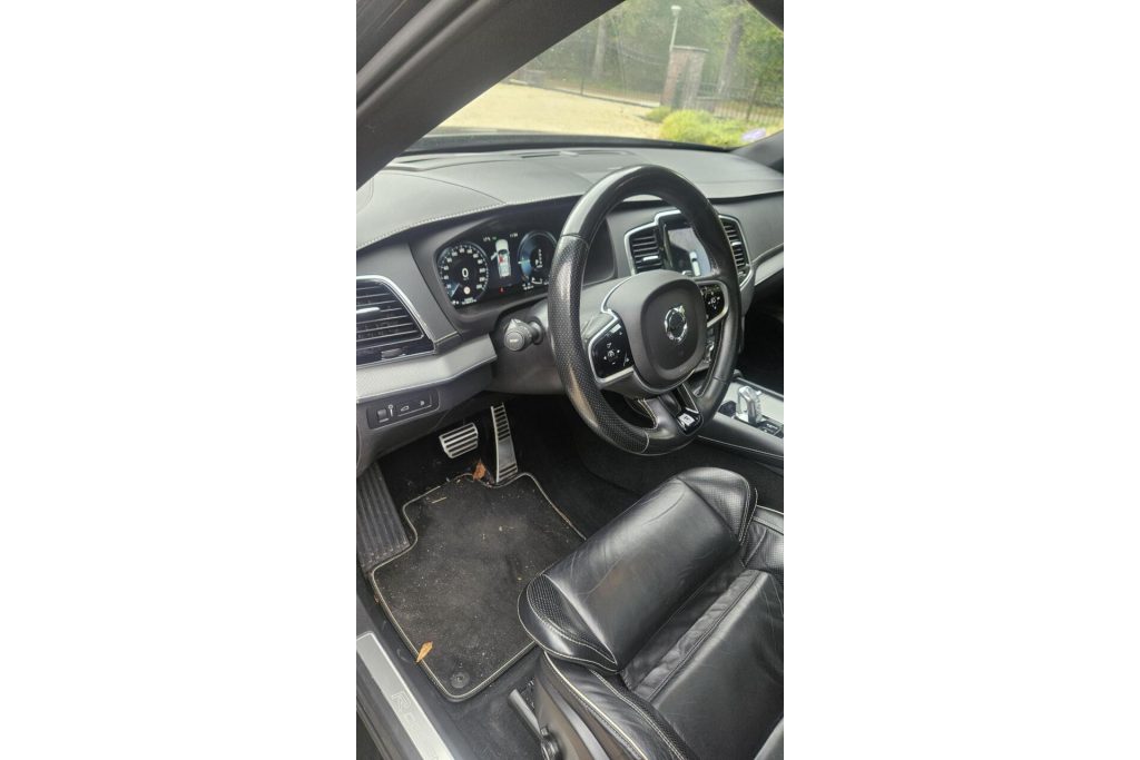Volvo XC90 2.0 T8 AWD R-Design Met zomer en winterset
