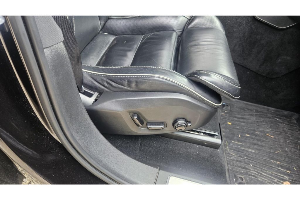 Volvo XC90 2.0 T8 AWD R-Design Met zomer en winterset