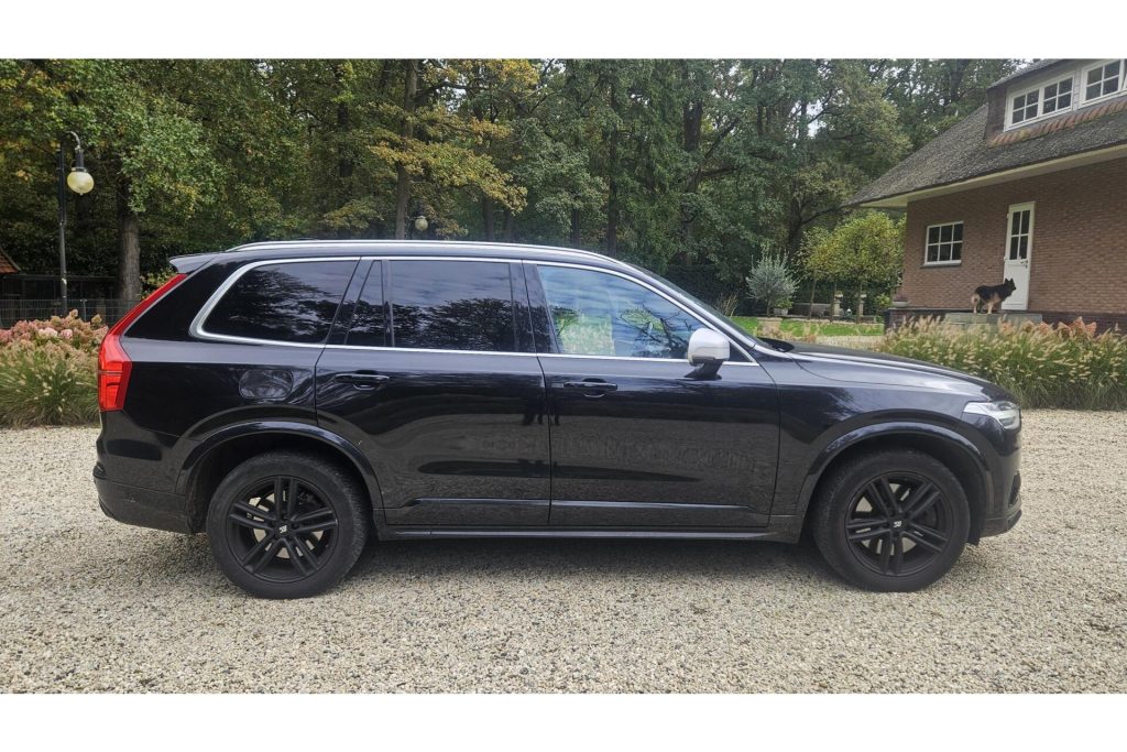Volvo XC90 2.0 T8 AWD R-Design Met zomer en winterset
