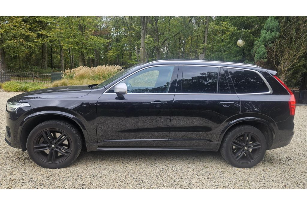 Volvo XC90 2.0 T8 AWD R-Design Met zomer en winterset
